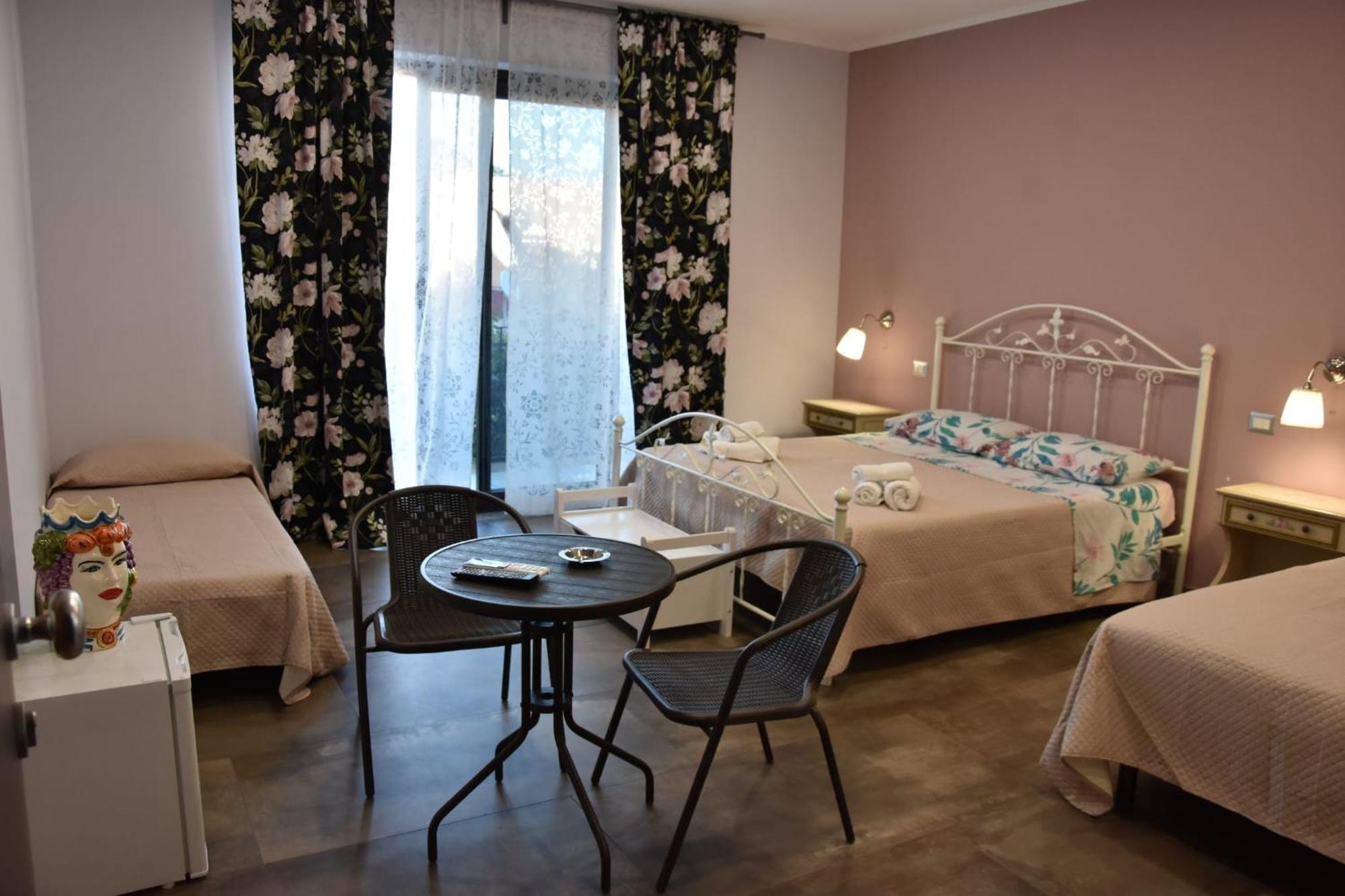Taorbay Bed and Breakfast Giardini-Naxos Buitenkant foto